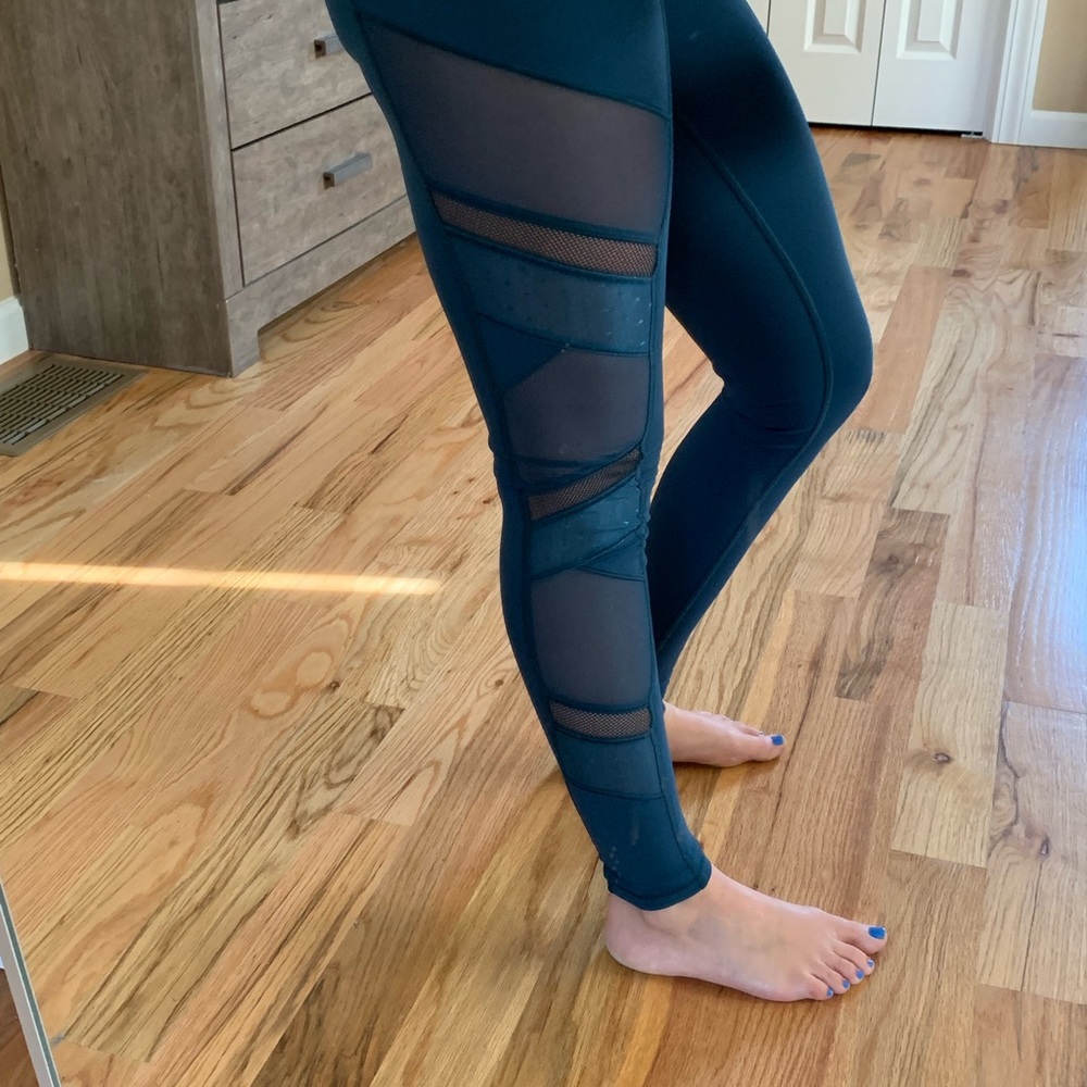 Lululemon high waisted mesh leggings: teal